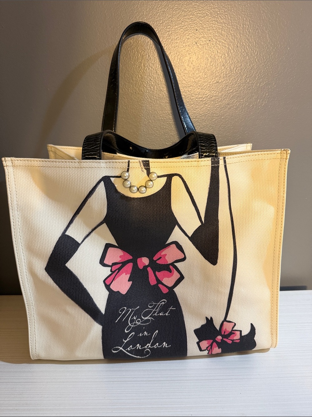 My flat in London canvas tote the handles have some cracks